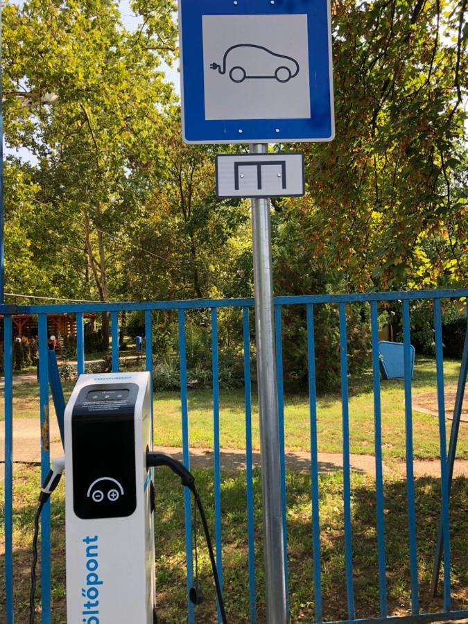 Boro Apartman Tiszafüred Eksteriør bilde